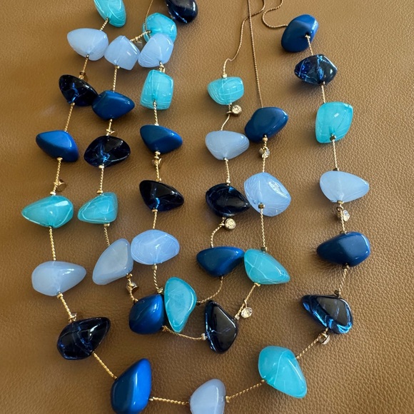 Elegant Blue Beaded Necklace - Picture 6 of 7